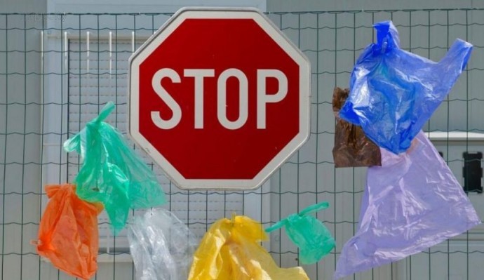 
Отказ от пластиковых пакетов: эксперт рассказал, вырастут ли цены в магазинах
