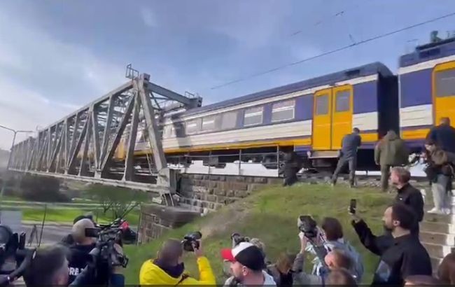 
В Ирпене восстановили железнодорожный мост
