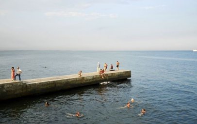 
Опасно для здоровья. В Одесской области запретили купаться и рыбачить в море
