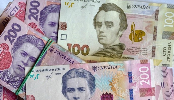 
ПриватБанк начал выплаты по новой программе Красного креста: кто получит по 2500 гривен
