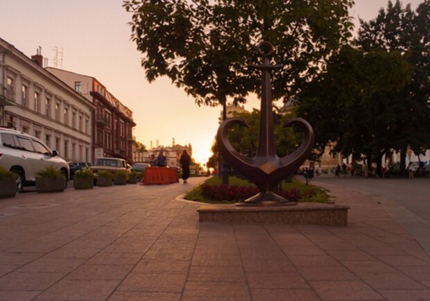 В горсовете не хотят менять туристический символ Одессы, который создал Лебедев