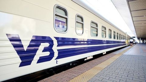 
Укрзализныця снова разрешила покупать билеты за 10 дней до отправки поезда
