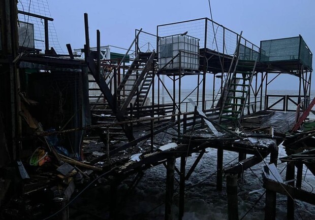 
Под Одессой сдетонировала морская мина: есть разрушения
