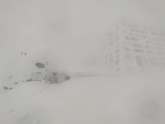 Лютая зима в Карпатах: мороз до -18, видимость 10 метров