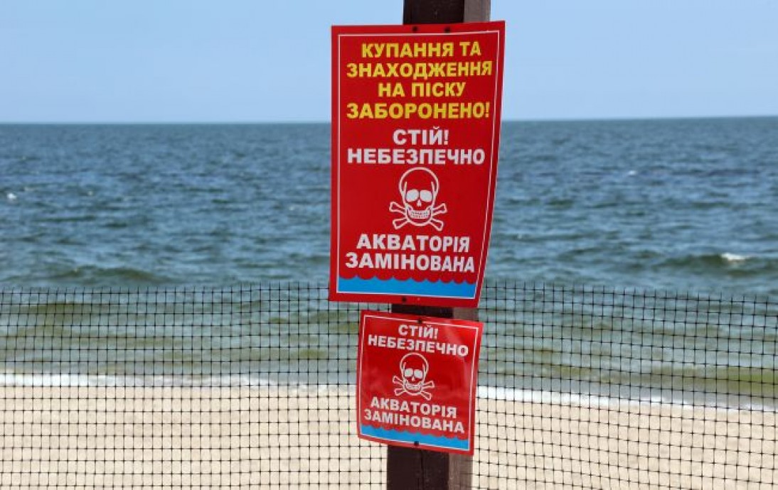 В Черном море шторм: у побережья сдетонировало уже три мины
