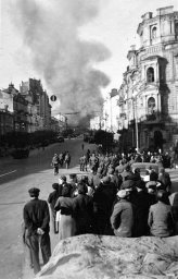 Вид Крещатика от Бессарабки, сентябрь 1941 года
