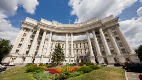 В Киеве более 30 посольств возобновили свою работу