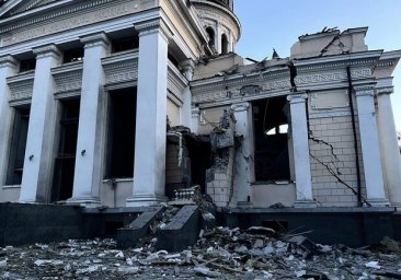 Разрушены собор и жилые дома, есть погибший и раненые: подробности ночной атаки на Одессу