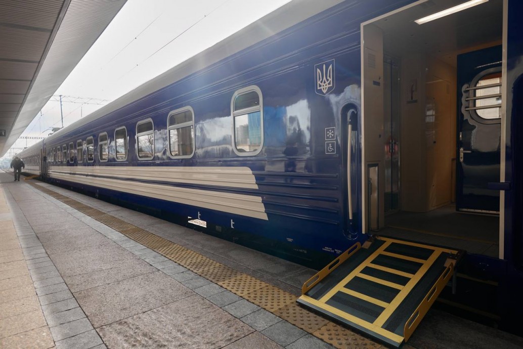 Укрзализныця запустила онлайн-сервис для заказа специальных вагонов для людей с инвалидностью.