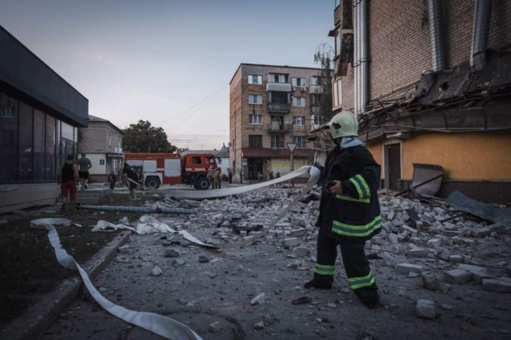 Удар по Покровску: сообщают о пяти погибших, среди них заместитель главы ГСЧС области