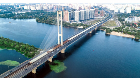 В Киеве закрывают Южный мост для частного транспорта