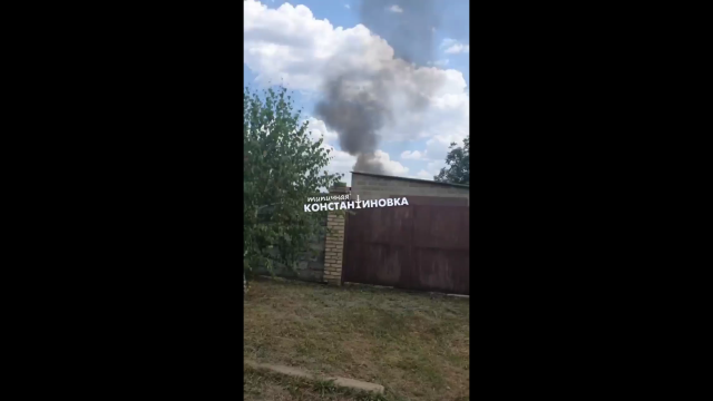 Донбасс: Ещё одно видео последствий обстрела пос. Червоный в Константиновке 9 июля 2022 года