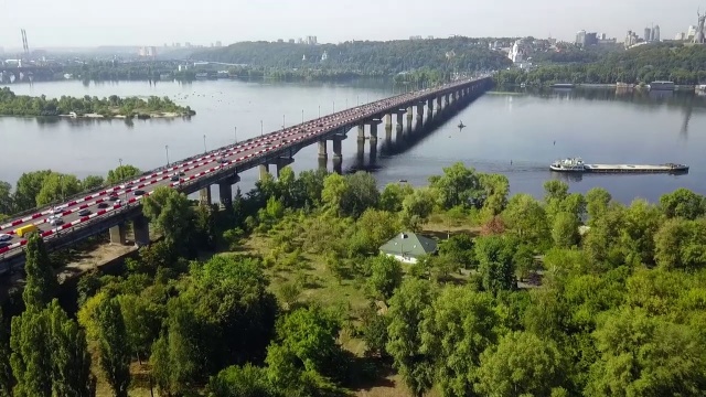 Мост Патона_флаг Кличко_новые острова на Днепре