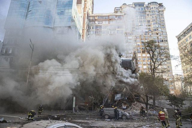Момент удара дрона камикадзе по Киеву