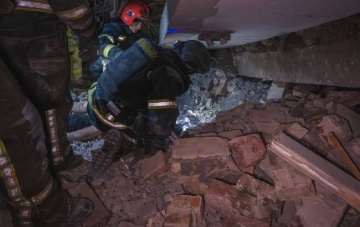 Спасатели показали последствия ночной атаки на Селидово Донецкой области