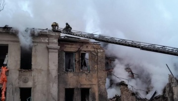 Видео ликвидации пожара в Константиновке после ночного обстрела