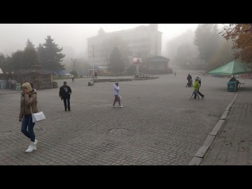 Трускавець 2022: туман на бюветі і в центрі у Трускавці