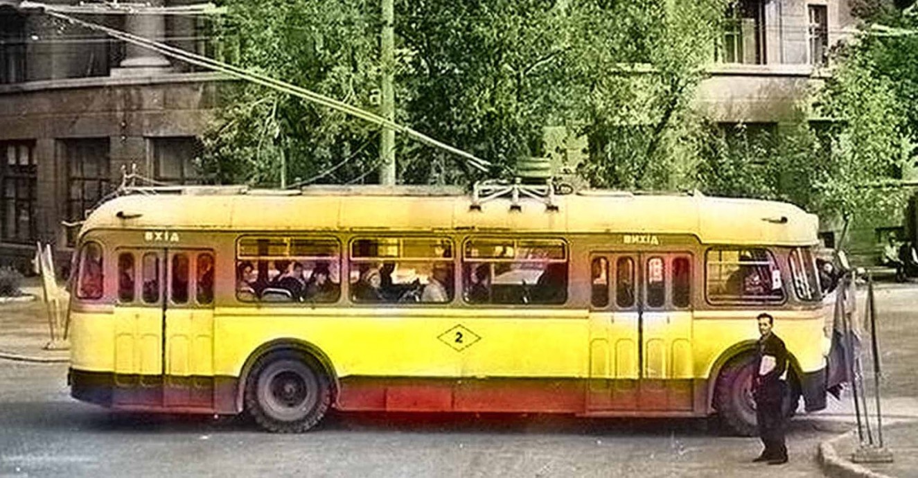 Первые троллейбусы Артемовска