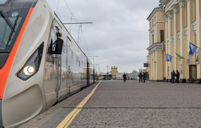 Укрзализныця продлила курсирование нового поезда Киев-Хелм