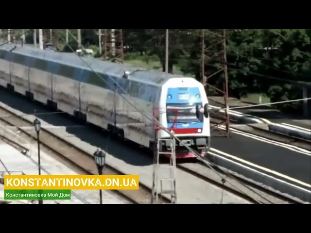 Константиновка: прибытие поезда Škoda Харьков-Донецк май 2012