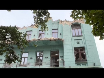 Одесса 23 июля 2023. По местам прилетов. В жизни - масштабнее, чем на фото. Руины и выбитые окна.