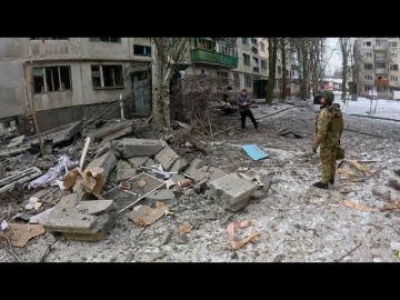 Первые минуты после авиаудара по многоэтажке в Константиновке | 22.02.2025