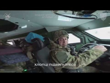 Евакуація під обстрілами: бійці &laquo;Цунамі&raquo; врятували родину з дітьми з Костянтинівки